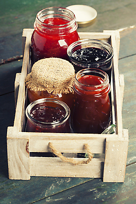 포토 JPG 해외이미지 탁자 딸기 사람없음 바구니 병 잼 블루베리 산딸기 해외202004 해외포토 식기 가구 과일 소스_음식 파일형식