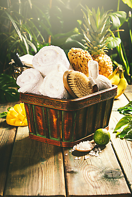 포토 JPG 해외이미지 잎 사람없음 수건 위생용품 담기 스파용품 아로마테라피 브러쉬빗 해외202004 해외포토 식물 생활용품 모션 스파 오브젝트 테라피 파일형식