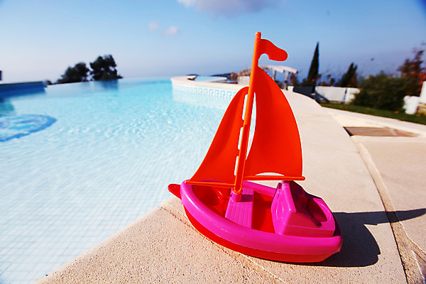 포토 JPG 해외이미지 라이프스타일 디자인 공원 행복 어린이 모래 스포츠 바다 공 창문 자연 놀이 호텔 엄마 휴식 주택 건강 사람 소년 사람없음 야외 내부 장식 물 여름 파란색 빛 장난감 수영 스파 침묵 목욕 젖음 아기 보트 고급 그림 장면 터키석 스타일 해외202004 해외202105 해외포토 자연요소 계절 공공시설 남자 감정 컬러 컨셉 배_교통 가족 숙소 건물 생활 소리 청결 수상스포츠 보석 생태계 파일형식