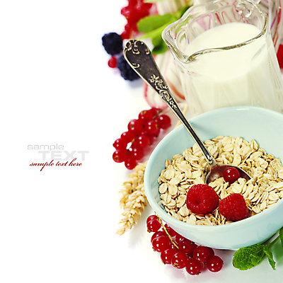 포토 JPG 해외이미지 그릇 실내 타이포그라피 사람없음 숟가락 우유 우유병 허브 흰배경 산딸기 건강식 오트밀 크랜베리 카피스페이스 슈퍼푸드 귀리 해외202004 해외포토 식물 문자 식기 열매 음식 백그라운드 과일 병_용기 유제품 곡류 수저 내부 공백 흰색 건강식품 파일형식