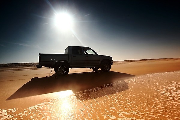 포토 JPG 해외이미지 공원 도로 모래 파도 바다 여행 백그라운드 오렌지 교통시설 자국 자동차 자연 하늘 휴가 풍경 사람없음 야외 물 여름 파란색 빛 태양 반사 노란색 일몰 거울 운전 사막 바퀴 뜨거움 땅 모래언덕 사파리 복고 지역 오프로드 자동 수평선 해외202004 해외202105 해외포토 자연요소 계절 공공시설 길 육상교통 컬러 교통 과일 모션 노을 언덕 시설 생태계 파일형식