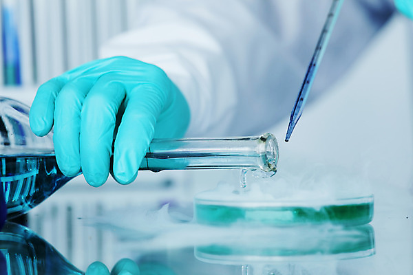 포토 JPG 해외이미지 학생 손 산업 과학 장갑 백그라운드 손가락 유리 추상 건강 실험 사람없음 물 파란색 스터디 약 장비 의사 흰색 기구 공구 잡기 투명 액체 실험실 생명공학 약국 과학자 플라스크 분석 생물학 비커 유리그릇 튜브 발견 조제 유전 화학물질 화학자 해외202004 해외202105 해외포토 자연요소 직업 그릇 잡화 교육 컬러 컨셉 무늬 의학 모션 재질 실험기구 신체부위 학습 의료진 도구 화학 만들기 학자 파일형식