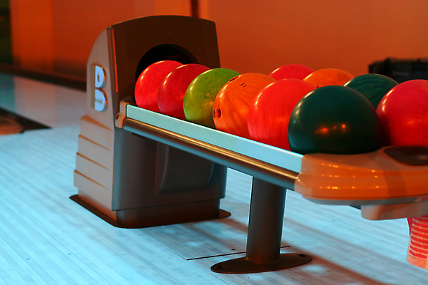 포토 JPG 해외이미지 모양 길 스포츠 분홍색 백그라운드 오렌지 공 놀이 성공 거리 사람 사람없음 빨간색 초록색 파란색 빛 컬러풀 달리기 노란색 힘 경쟁 장비 게임 시간 원형 그룹 사발 볼링 목표 오브젝트 사인 속도 흥분 대리석 충격 멀티 스트라이크 여의주 직진 효과 해외202004 해외202105 해외포토 도형 감정 컬러 컨셉 과일 재료 모션 구기 사기그릇 파일형식