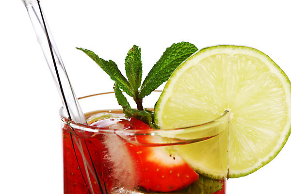 포토 JPG 해외이미지 음료 음식 백그라운드 잎 2 과일 재료 부분 유리 딸기 귤 주류 사람없음 장식 빨간색 초록색 물 여름 파란색 반사 파티 냉동 얼음 검은색 주스 추위 흰색 알코올 신선 칵테일 바 액체 달콤 맛 시원함 설탕 레몬 민트 상쾌 라임 쿠바 고립 모히토 섞기 해외202004 해외202105 해외포토 자연요소 식물 계절 감정 컬러 컨셉 재질 이벤트 중앙아메리카 허브 파일형식