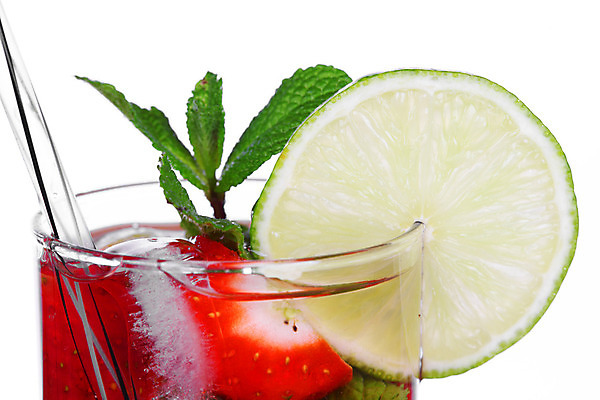 포토 JPG 해외이미지 음료 음식 백그라운드 잎 2 과일 재료 부분 유리 딸기 귤 주류 사람없음 장식 빨간색 초록색 물 여름 파란색 반사 파티 냉동 얼음 검은색 주스 추위 흰색 알코올 신선 칵테일 바 액체 달콤 맛 시원함 설탕 레몬 민트 상쾌 라임 쿠바 고립 모히토 섞기 해외202004 해외202105 해외포토 자연요소 식물 계절 감정 컬러 컨셉 재질 이벤트 중앙아메리카 허브 파일형식