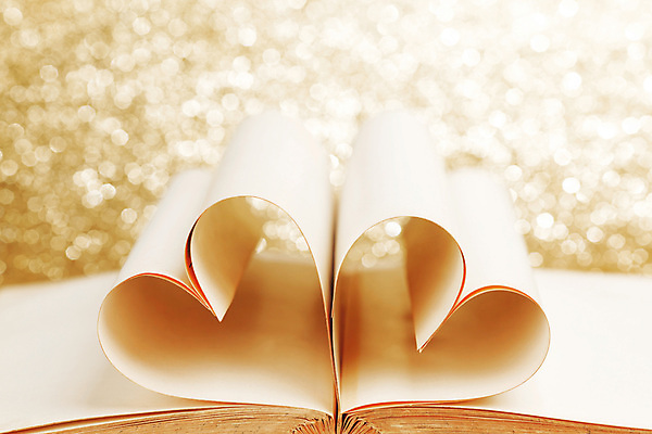 포토 JPG 해외이미지 종이 백그라운드 사랑 사람없음 책 낭만 하트 카피스페이스 해외202004 해외202105 해외포토 모양 감정 컨셉 공백 파일형식