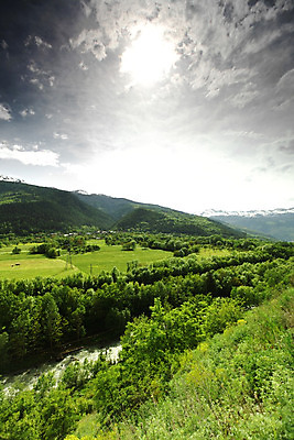 포토 JPG 해외이미지 나무 구름 꽃 길 자연 하늘 산 파노라마 풍경 경사 초원 사람없음 초록색 여름 파란색 강 햇빛 환경 계곡 맑음 침묵 하이킹 오픈 숲 언덕 러시아 알프스 산악지대 생태학 시베리아 절정 해외202004 해외202105 해외포토 자연요소 식물 계절 교육 유럽 컬러 레저 날씨 촬영기법 태양 소리 생태계 파일형식