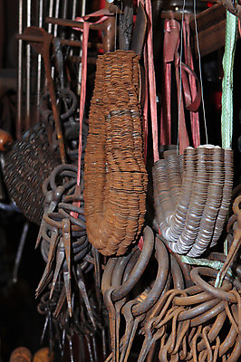 포토 JPG 한국문화 한국전통 전통 전통문화 사람없음 금속 기구 도구 공구 제조 문고리 제조업 걸림 대장간 국내포토 동양문화 산업 문화 모션 재질 한국 문 파일형식