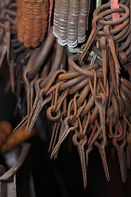 포토 JPG 한국문화 한국전통 전통 전통문화 사람없음 금속 기구 도구 공구 제조 문고리 제조업 걸림 대장간 국내포토 동양문화 산업 문화 모션 재질 한국 문 파일형식