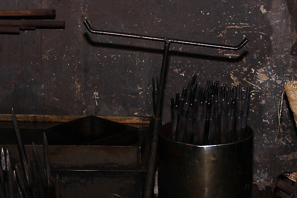 포토 JPG 한국문화 한국전통 전통 전통문화 통 사람없음 금속 기구 도구 공구 제조 철 제조업 대장간 국내포토 동양문화 산업 문화 재질 한국 파일형식