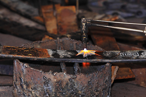 포토 JPG 한국문화 한국전통 전통 전통문화 불꽃 사람없음 금속 기구 도구 공구 작업 제조 제조업 대장간 단조 국내포토 동양문화 산업 문화 재질 불 한국 파일형식
