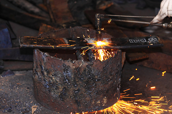 포토 JPG 한국문화 한국전통 전통 전통문화 불꽃 사람없음 금속 기구 도구 공구 작업 제조 제조업 대장간 단조 국내포토 동양문화 산업 문화 재질 불 한국 파일형식