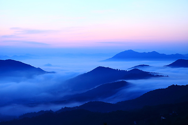 포토 JPG 구름 컬러 자연현상 자연 산 한국 풍경 사람없음 야외 파란색 일출 노을 일몰 안개 정상 산등성이 운해 운무 국내포토 자연요소 아시아 날씨 생태계 파일형식 구름_자연