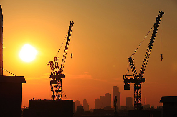 포토 JPG 건축 실루엣 자연현상 자연 한국 풍경 사람없음 야외 건물 도시풍경 태양 노을 어둠 일몰 건설현장 도시 야간 저녁 기중기 타워크레인 국내포토 자연요소 건축물 아시아 건설업 촬영기법 중장비 생태계 파일형식