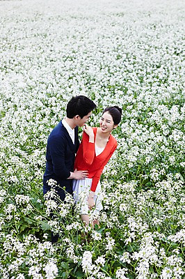 포토 JPG 주간 전신 식물 커플 응시 여자 남자 꽃 행복 한쌍 여행 꽃밭 데이트 자연 휴가 한국 사랑 서기 미소 웃음 사람 동양인 20대 성인 야외 두명 관광지 제주도 마주보기 한국인 무꽃 청년만 성인만 국내포토 자연요소 시선 감정 아시아 관계 모션 표정 인종 청년 생태계 파일형식