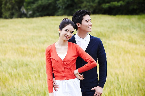 포토 JPG 주간 식물 커플 여자 남자 행복 한쌍 여행 허리손 밭 데이트 자연 휴가 한국 사랑 서기 미소 웃음 사람 동양인 초원 상반신 20대 성인 야외 두명 관광지 제주도 한국인 청보리밭 청년만 성인만 국내포토 자연요소 감정 아시아 포즈 농업 관계 모션 표정 인종 청년 생태계 파일형식