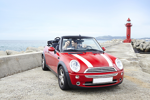 포토 JPG 주간 구름 커플 응시 여자 남자 여유 한쌍 육상교통 교통수단 바다 여행 이동 데이트 자동차 하늘 휴가 휴식 한국 등대 미소 웃음 사람 앉기 동양인 상반신 20대 성인 해변 야외 두명 관광지 제주도 운전 한국인 오픈카 방파제 커플티 청년만 성인만 국내포토 자연요소 시선 공공시설 감정 아시아 교통 컨셉 관계 모션 승용차 표정 인종 청년 커플룩 파일형식