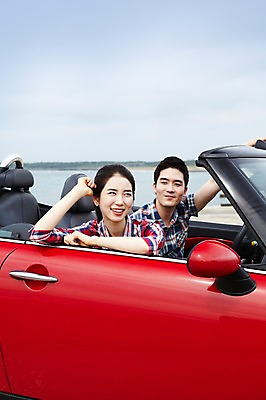 포토 JPG 주간 구름 커플 여자 남자 한쌍 육상교통 교통수단 바다 여행 데이트 자동차 하늘 휴가 휴식 한국 등대 미소 웃음 사람 앉기 동양인 손짓 상반신 20대 성인 해변 야외 두명 관광지 제주도 한국인 오픈카 방파제 커플티 청년만 성인만 국내포토 자연요소 공공시설 아시아 교통 컨셉 관계 모션 승용차 표정 인종 청년 커플룩 파일형식