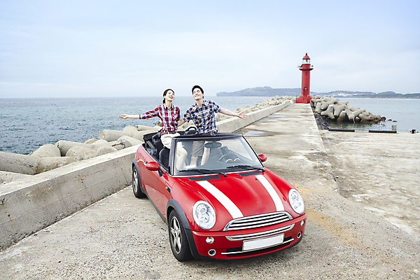 포토 JPG 주간 전신 구름 커플 여자 남자 여유 한쌍 육상교통 교통수단 바다 여행 이동 데이트 자동차 하늘 팔벌리기 휴가 휴식 한국 등대 서기 미소 웃음 사람 동양인 손짓 20대 성인 해변 야외 두명 관광지 제주도 눈감음 한국인 자유 오픈카 방파제 커플티 청년만 성인만 국내포토 자연요소 공공시설 감정 아시아 교통 컨셉 관계 모션 승용차 표정 인종 청년 커플룩 파일형식