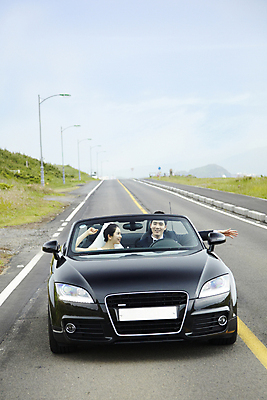 포토 JPG 주간 구름 커플 응시 여자 남자 도로 길 신부 육상교통 교통수단 바다 여행 웨딩드레스 신랑 결혼 가로등 자동차 하늘 한국 미소 웃음 사람 동양인 정장 턱시도 상반신 20대 성인 해변 야외 두명 관광지 제주도 드라이브 운전 한국인 신혼여행 오픈카 웨딩카 주행 청년만 성인만 국내포토 자연요소 시선 드레스 옷 공공시설 아시아 교통 관계 교통시설 모션 승용차 표정 인종 이벤트 청년 파일형식