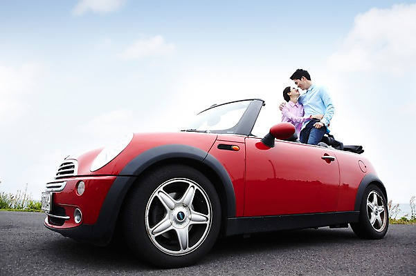 포토 JPG 주간 구름 커플 여자 남자 여유 한쌍 육상교통 교통수단 바다 여행 이동 데이트 자동차 하늘 어깨동무 휴가 휴식 한국 서기 미소 웃음 사람 동양인 상반신 20대 성인 해변 야외 두명 관광지 제주도 마주보기 한국인 오픈카 청년만 성인만 국내포토 자연요소 감정 아시아 포즈 교통 컨셉 관계 모션 승용차 표정 인종 청년 파일형식