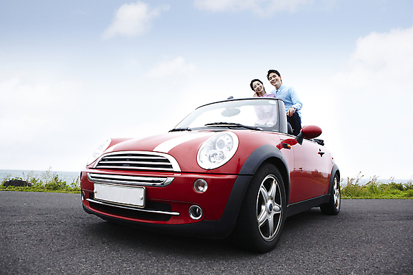 포토 JPG 주간 구름 커플 여자 남자 여유 한쌍 육상교통 교통수단 바다 여행 이동 데이트 자동차 하늘 어깨동무 휴가 휴식 한국 서기 미소 웃음 사람 동양인 상반신 20대 성인 해변 야외 두명 관광지 제주도 한국인 오픈카 청년만 성인만 국내포토 자연요소 감정 아시아 포즈 교통 컨셉 관계 모션 승용차 표정 인종 청년 파일형식