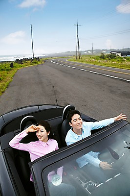 포토 JPG 주간 구름 커플 여자 남자 여유 한쌍 육상교통 교통수단 바다 여행 이동 데이트 자동차 하늘 팔벌리기 휴가 휴식 한국 미소 웃음 사람 앉기 동양인 상반신 20대 성인 해변 야외 두명 관광지 제주도 눈감음 운전 한국인 자유 오픈카 청년만 성인만 국내포토 자연요소 감정 아시아 교통 컨셉 관계 모션 승용차 표정 인종 청년 파일형식