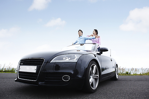 포토 JPG 주간 구름 커플 여자 남자 여유 한쌍 육상교통 교통수단 바다 여행 이동 데이트 자동차 하늘 팔벌리기 휴가 휴식 한국 서기 미소 웃음 사람 동양인 상반신 20대 성인 해변 야외 두명 관광지 제주도 한국인 자유 오픈카 청년만 성인만 국내포토 자연요소 감정 아시아 교통 컨셉 관계 모션 승용차 표정 인종 청년 파일형식