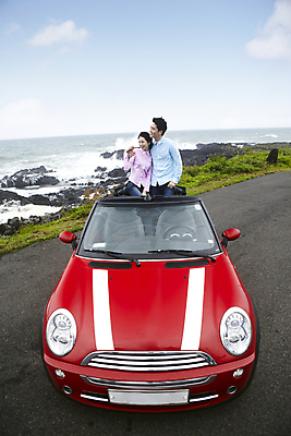 포토 JPG 주간 구름 커플 여자 남자 여유 한쌍 육상교통 교통수단 바다 여행 이동 데이트 자동차 하늘 어깨동무 휴가 휴식 한국 서기 미소 웃음 사람 동양인 상반신 20대 성인 해변 야외 두명 관광지 제주도 한국인 오픈카 청년만 성인만 국내포토 자연요소 감정 아시아 포즈 교통 컨셉 관계 모션 승용차 표정 인종 청년 파일형식