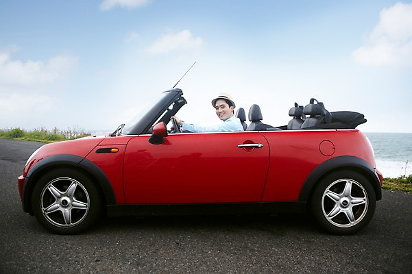 포토 JPG 주간 구름 모자 남자 육상교통 교통수단 바다 여행 자동차 하늘 휴가 휴식 한국 한명 미소 웃음 사람 앉기 동양인 상반신 20대 성인 해변 야외 관광지 제주도 운전 한국인 오픈카 남자만 남자한명만 성인남자만 청년만 청년남자만 청년남자한명만 성인한명만 성인남자한명만 성인만 국내포토 자연요소 1 잡화 아시아 교통 컨셉 모션 승용차 표정 인종 청년 파일형식