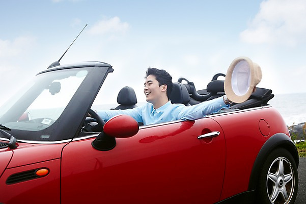 포토 JPG 주간 구름 모자 남자 여유 육상교통 교통수단 바다 여행 이동 자동차 하늘 휴가 휴식 한국 한명 미소 웃음 사람 앉기 동양인 상반신 20대 성인 해변 야외 관광지 제주도 운전 한국인 오픈카 남자만 남자한명만 성인남자만 청년만 청년남자만 청년남자한명만 성인한명만 성인남자한명만 성인만 국내포토 자연요소 1 잡화 감정 아시아 교통 컨셉 모션 승용차 표정 인종 청년 파일형식