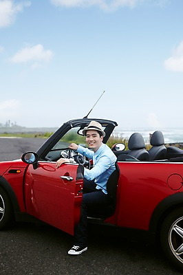 포토 JPG 주간 구름 커플 응시 여자 남자 여유 한쌍 육상교통 교통수단 바다 여행 이동 데이트 자동차 하늘 휴가 휴식 한국 서기 미소 웃음 사람 동양인 20대 성인 해변 야외 두명 관광지 제주도 한국인 오픈카 청년만 성인만 국내포토 자연요소 시선 감정 아시아 교통 컨셉 관계 모션 승용차 표정 인종 청년 파일형식