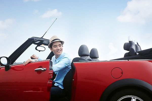 포토 JPG 주간 구름 모자 남자 육상교통 교통수단 바다 여행 자동차 하늘 휴가 휴식 한국 한명 미소 웃음 사람 앉기 동양인 상반신 20대 성인 해변 야외 관광지 제주도 한국인 오픈카 남자만 남자한명만 성인남자만 청년만 청년남자만 청년남자한명만 성인한명만 성인남자한명만 성인만 국내포토 자연요소 1 잡화 아시아 교통 컨셉 모션 승용차 표정 인종 청년 파일형식