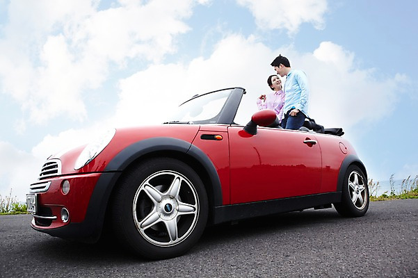 포토 JPG 주간 구름 커플 여자 남자 여유 한쌍 육상교통 교통수단 바다 여행 이동 데이트 자동차 하늘 어깨동무 휴가 휴식 한국 서기 미소 웃음 사람 동양인 상반신 20대 성인 해변 야외 두명 관광지 제주도 마주보기 한국인 오픈카 청년만 성인만 국내포토 자연요소 감정 아시아 포즈 교통 컨셉 관계 모션 승용차 표정 인종 청년 파일형식