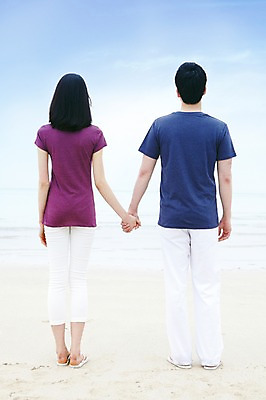 포토 JPG 주간 전신 구름 커플 여자 남자 행복 한쌍 바다 여행 데이트 하늘 휴가 휴식 한국 사랑 서기 사람 동양인 20대 성인 해변 야외 두명 뒷모습 관광지 제주도 손잡기 한국인 청년만 성인만 국내포토 자연요소 감정 아시아 뷰포인트 컨셉 관계 모션 인종 청년 파일형식