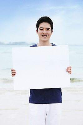 포토 JPG 주간 구름 배너 남자 행복 바다 여행 하늘 휴가 휴식 안내 사각프레임 한국 광고판 사랑 한명 서기 미소 웃음 들기 사람 동양인 상반신 20대 성인 해변 야외 관광지 제주도 한국인 알림 남자만 남자한명만 성인남자만 청년만 청년남자만 청년남자한명만 성인한명만 성인남자한명만 성인만 국내포토 자연요소 1 감정 아시아 컨셉 모션 프레임 알림판 표정 인종 청년 사각형 판 파일형식