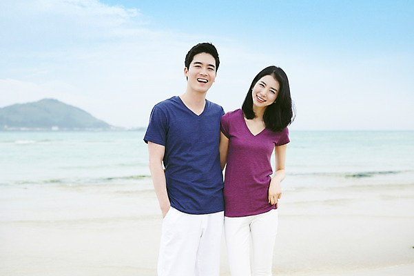 포토 JPG 주간 구름 커플 여자 남자 행복 한쌍 바다 여행 데이트 하늘 휴가 휴식 한국 사랑 서기 미소 웃음 사람 동양인 20대 성인 해변 야외 두명 관광지 제주도 한국인 청년만 성인만 국내포토 자연요소 감정 아시아 컨셉 관계 모션 표정 인종 청년 파일형식