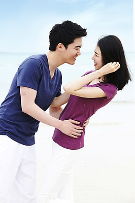 포토 JPG 주간 구름 커플 여자 남자 행복 한쌍 바다 여행 데이트 하늘 휴가 휴식 한국 사랑 서기 미소 웃음 사람 동양인 20대 성인 해변 야외 두명 관광지 제주도 마주보기 한국인 청년만 성인만 국내포토 자연요소 감정 아시아 컨셉 관계 모션 표정 인종 청년 파일형식