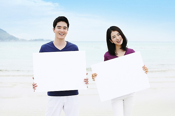 포토 JPG 주간 구름 배너 커플 여자 남자 행복 한쌍 바다 여행 데이트 하늘 휴가 휴식 안내 사각프레임 한국 광고판 사랑 서기 미소 웃음 들기 사람 동양인 20대 성인 해변 야외 두명 관광지 제주도 한국인 알림 청년만 성인만 국내포토 자연요소 감정 아시아 컨셉 관계 모션 프레임 알림판 표정 인종 청년 사각형 판 파일형식