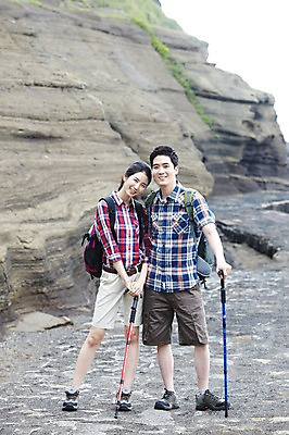 포토 JPG 주간 전신 커플 여자 남자 행복 한쌍 스포츠 여행 배낭 자연 지팡이 레저 휴가 산 한국 건강 사랑 서기 미소 웃음 사람 동양인 20대 성인 취미 야외 두명 레포츠 관광지 운동 제주도 등산 트래킹 한국인 즐거움 배낭여행 상쾌 커플티 산행 청년만 성인만 국내포토 자연요소 감정 아시아 가방 관계 모션 표정 인종 청년 생태계 커플룩 파일형식