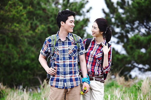 포토 JPG 주간 커플 여자 남자 행복 한쌍 스포츠 여행 배낭 자연 레저 휴가 산 한국 건강 사랑 서기 미소 웃음 사람 동양인 20대 성인 취미 야외 두명 레포츠 관광지 운동 제주도 마주보기 등산 트래킹 망원경 한국인 즐거움 배낭여행 상쾌 커플티 손수건 청년만 성인만 국내포토 자연요소 감정 아시아 가방 관계 모션 표정 인종 청년 생태계 커플룩 파일형식