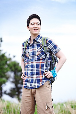 포토 JPG 주간 구름 남자 행복 스포츠 여행 포즈 배낭 자연 하늘 레저 휴가 산 한국 건강 한명 서기 미소 웃음 사람 동양인 20대 성인 취미 야외 레포츠 관광지 운동 제주도 등산 트래킹 한국인 즐거움 배낭여행 상쾌 커플티 손수건 남자만 남자한명만 성인남자만 청년만 청년남자만 청년남자한명만 성인한명만 성인남자한명만 성인만 국내포토 자연요소 1 감정 아시아 가방 모션 표정 인종 청년 생태계 커플룩 파일형식