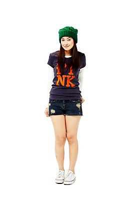 포토 JPG 스튜디오촬영 전신 외국인 모델 해외기획촬영 모자 해외 우먼라이프 라이프스타일 여자 2011년태국 포즈 모션 청소년 털모자 실내 한명 서기 미소 웃음 누끼 사람 동양인 라이프 앞모습 10대 캐주얼 여자만 여자한명만 십대만 십대여자만 십대여자한명만 국내포토 모자_잡화 1 잡화 옷 뷰포인트 표정 인종 내부 생활 파일형식