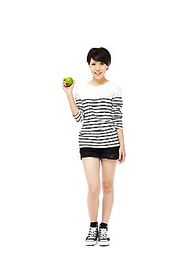 포토 JPG 스튜디오촬영 전신 외국인 해외기획촬영 해외 우먼라이프 라이프스타일 여자 2011년태국 열매 음식 포즈 과일 모션 청소년 실내 한명 서기 웃음 들기 누끼 사람 동양인 라이프 앞모습 10대 캐주얼 사과 즐거움 청사과 여자만 여자한명만 십대만 십대여자만 십대여자한명만 국내포토 식물 1 옷 감정 뷰포인트 표정 인종 내부 생활 파일형식