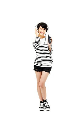 포토 JPG 스튜디오촬영 전신 외국인 해외기획촬영 해외 우먼라이프 라이프스타일 여자 2011년태국 음악 포즈 노래 모션 청소년 놀이 모바일 무선통신 실내 한명 서기 미소 웃음 들기 누끼 사람 동양인 취미 라이프 앞모습 10대 캐주얼 스마트폰 핸드폰 헤드폰 헤드셋 통신기기 음악감상 감상 전화기 즐거움 통화 여자만 여자한명만 십대만 십대여자만 십대여자한명만 국내포토 1 옷 감정 뷰포인트 음향기기 통신 문화예술 표정 인종 내부 생활 전자제품 스마트기기 기계 파일형식