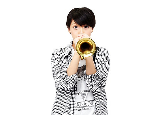 포토 JPG 스튜디오촬영 외국인 해외기획촬영 해외 우먼라이프 라이프스타일 여자 2011년태국 악기 음악 포즈 남방 연주 모션 청소년 놀이 실내 관악기 한명 서기 미소 웃음 들기 누끼 사람 동양인 상반신 취미 라이프 앞모습 10대 캐주얼 불기 나팔 즐거움 여자만 여자한명만 십대만 십대여자만 십대여자한명만 국내포토 1 옷 감정 뷰포인트 셔츠 문화예술 표정 인종 내부 생활 파일형식