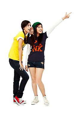 포토 JPG 스튜디오촬영 전신 외국인 모델 해외기획촬영 모자 해외 우먼라이프 라이프스타일 응시 여자 2011년태국 포즈 손가락 모션 청소년 양갈래머리 털모자 실내 서기 미소 웃음 누끼 사람 동양인 손짓 두명 라이프 10대 캐주얼 친구 우정 총 가리킴 귓속말 여자만 십대만 십대여자만 국내포토 모자_잡화 헤어스타일 손 시선 잡화 옷 무기 관계 표정 인종 내부 생활 파일형식