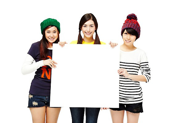 포토 JPG 스튜디오촬영 외국인 해외기획촬영 모자 해외 우먼라이프 라이프스타일 배너 여자 2011년태국 포즈 모션 청소년 양갈래머리 안내 사각프레임 광고판 알림판 털모자 실내 서기 미소 웃음 들기 누끼 사람 동양인 상반신 라이프 앞모습 10대 캐주얼 세명 친구 우정 알림 즐거움 여자만 십대만 십대여자만 국내포토 모자_잡화 헤어스타일 잡화 옷 감정 뷰포인트 관계 프레임 표정 인종 내부 생활 사각형 판 파일형식