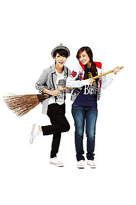 포토 JPG 스튜디오촬영 전신 외국인 해외기획촬영 모자 해외 우먼라이프 라이프스타일 여자 2011년태국 포즈 운동화 모션 청소년 놀이 양갈래머리 실내 서기 미소 웃음 들기 누끼 사람 동양인 두명 라이프 앞모습 10대 캐주얼 친구 우정 청바지 청소도구 빗자루 청소 멜빵바지 멜빵 즐거움 여자만 십대만 십대여자만 국내포토 헤어스타일 잡화 옷 감정 뷰포인트 신발 바지 관계 표정 인종 내부 생활 도구 파일형식