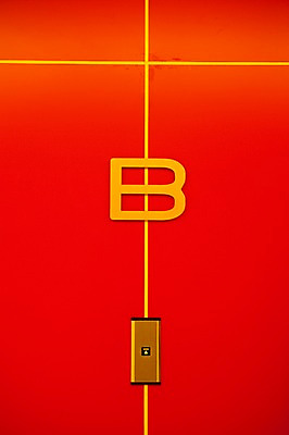 포토 JPG 해외기획촬영 해외풍경 해외 아시아 2010년태국 벽 컬러 백그라운드 무늬 태국 버튼 실내 풍경 사람없음 건물 빨간색 동남아시아 엘리베이터 B 지하 스위치 국내포토 건축물 알파벳 나라 내부 파일형식